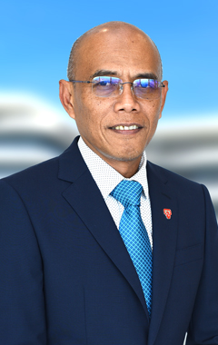 portrait of TNB company secretary ali munawar salim