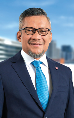 portrait of TNB chief information officer azlan ahmad