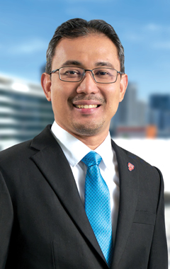 portrait of TNB chief new energy officer mohd zarihi mohd hashim