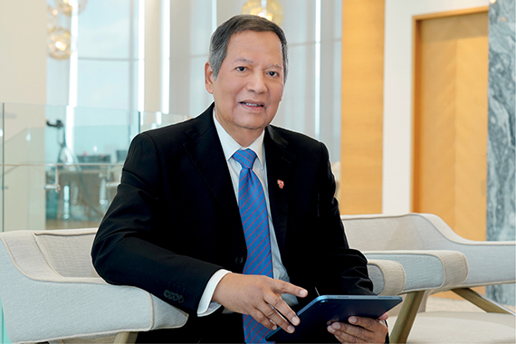 portrait of TNB chairman dato abdul razak abdul majid